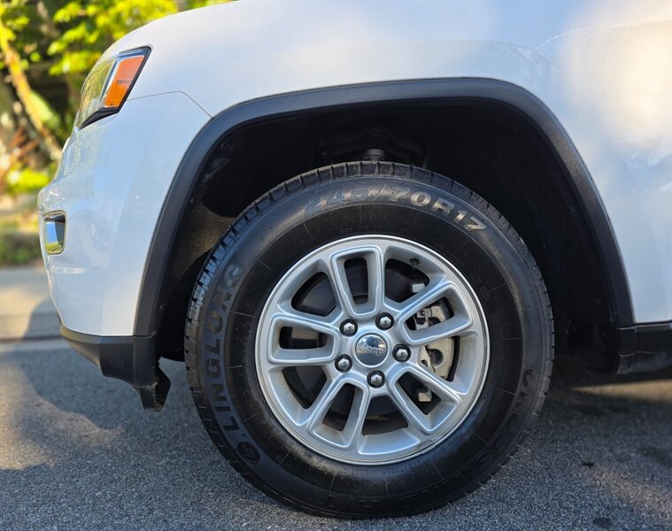 
								2018 Jeep Grand Cherokee Laredo ESTO8409 full									