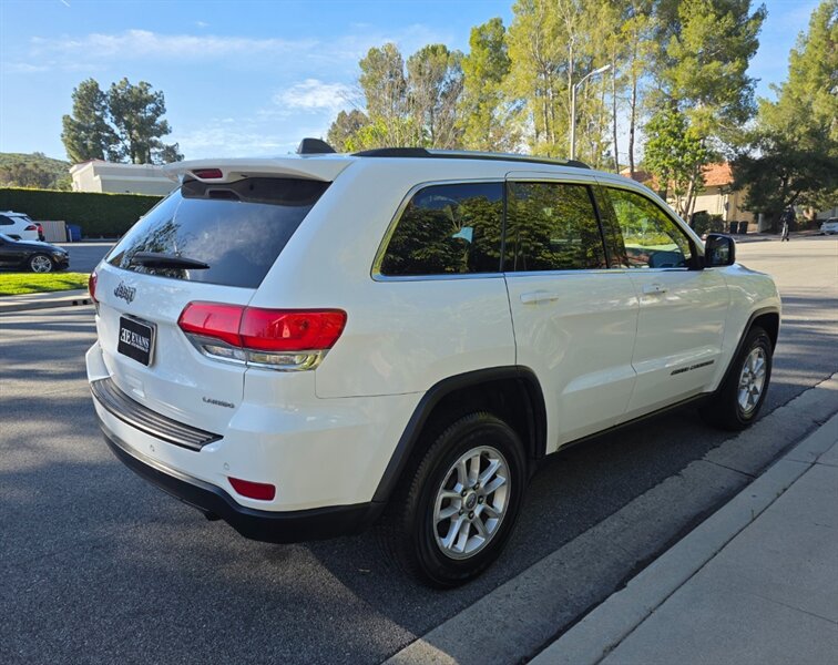 
								2018 Jeep Grand Cherokee Laredo ESTO8409 full									