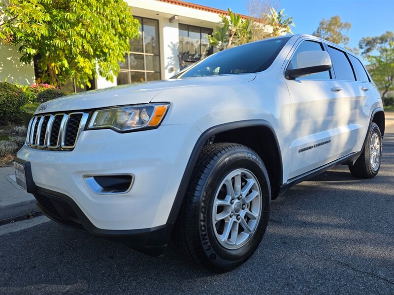 
								2018 Jeep Grand Cherokee Laredo ESTO8409 full									
