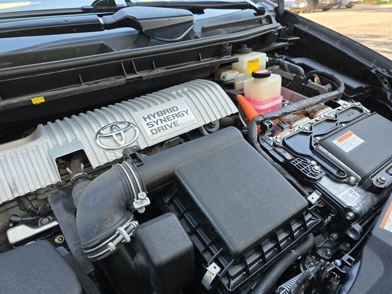 
								2015 Toyota Prius Two ESTO4717 full									