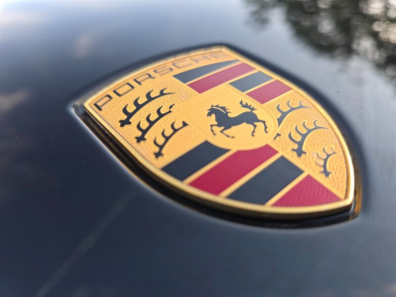 
								2023 Porsche Cayenne Platinum ESTO0176C full									