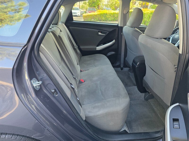 
								2015 Toyota Prius Two ESTO4717 full									