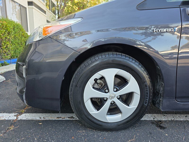 
								2015 Toyota Prius Two ESTO4717 full									