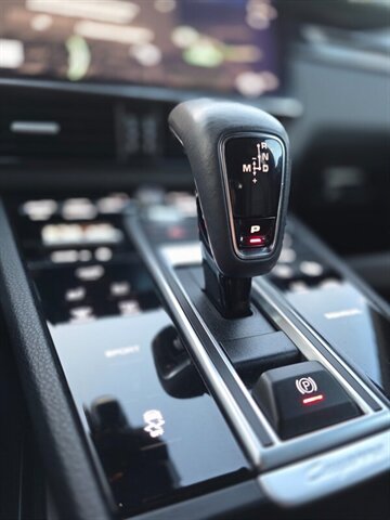 
								2023 Porsche Cayenne Platinum ESTO0176C full									
