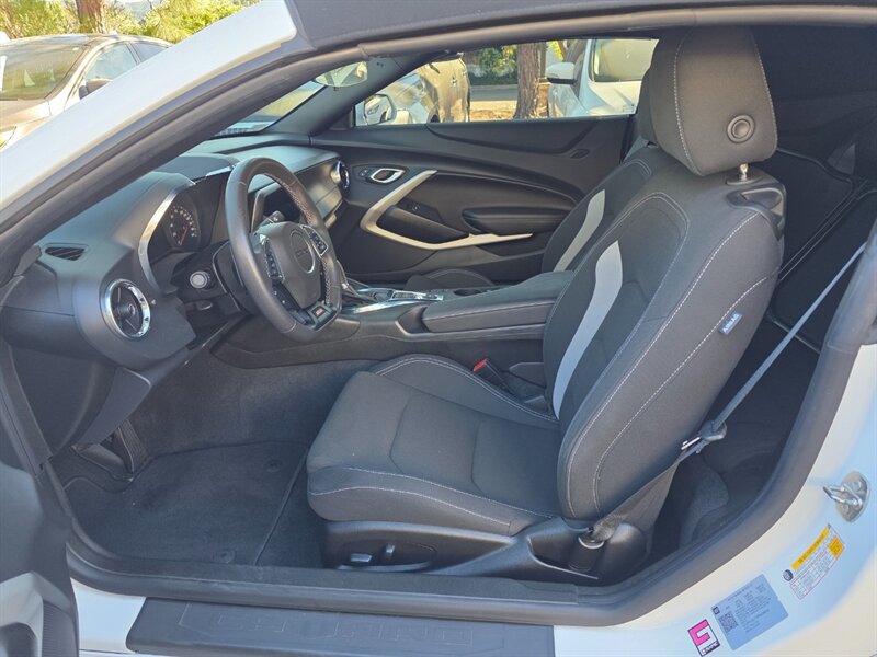 
								2023 Chevrolet Camaro LT1 ESTO8040C full									