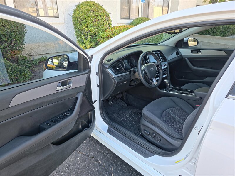 
								2018 Hyundai SONATA SEL ESTO7228 full									