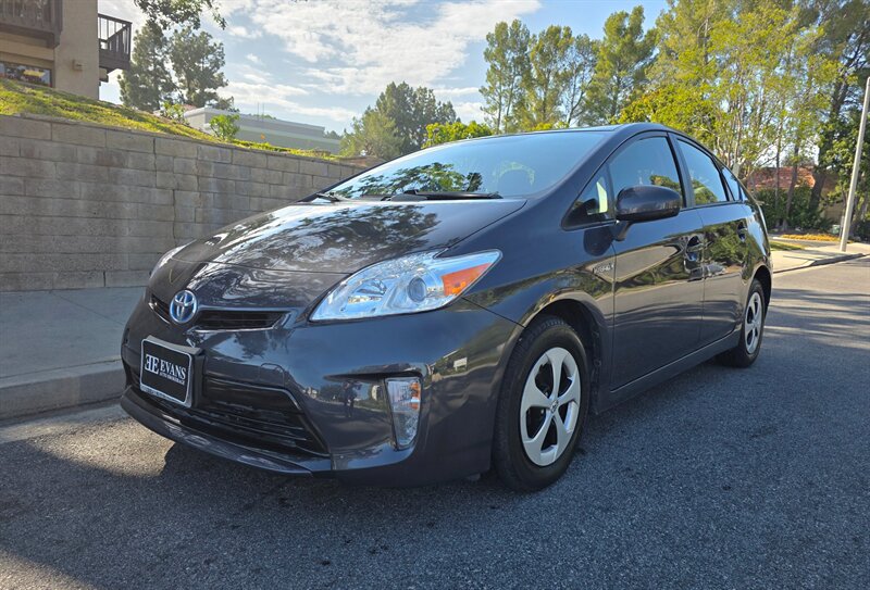 
								2015 Toyota Prius Two ESTO4717 full									
