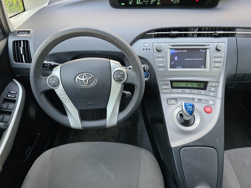 
								2015 Toyota Prius Two ESTO4717 full									
