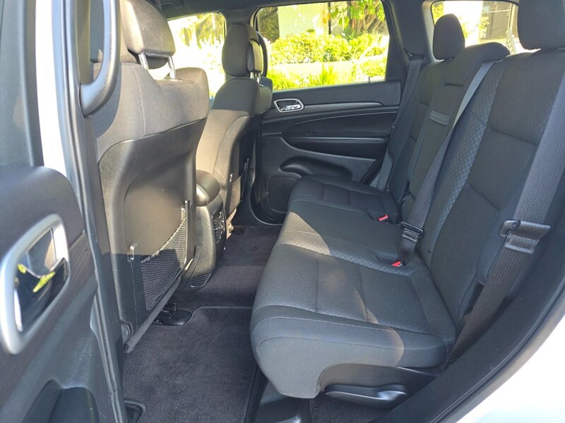 
								2018 Jeep Grand Cherokee Laredo ESTO8409 full									