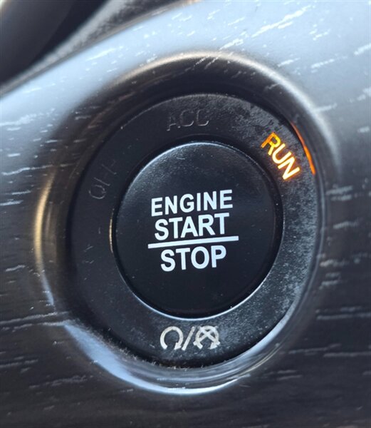 
								2018 Jeep Grand Cherokee Laredo ESTO8409 full									