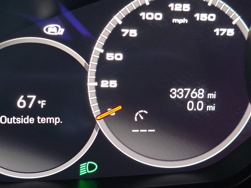 
								2023 Porsche Cayenne Platinum ESTO0176C full									