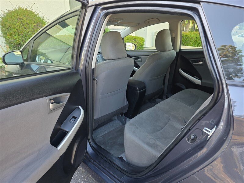 
								2015 Toyota Prius Two ESTO4717 full									