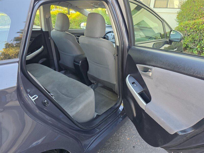 
								2015 Toyota Prius Two ESTO4717 full									