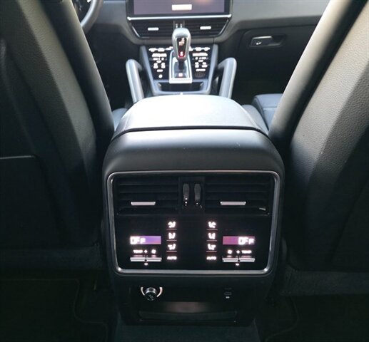 
								2023 Porsche Cayenne Platinum ESTO0176C full									