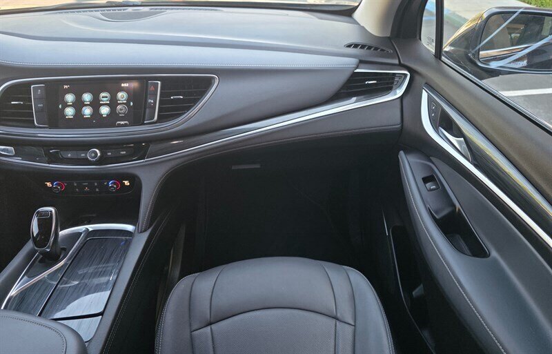 
								2019 Buick Enclave Essence ESTO1164 full									