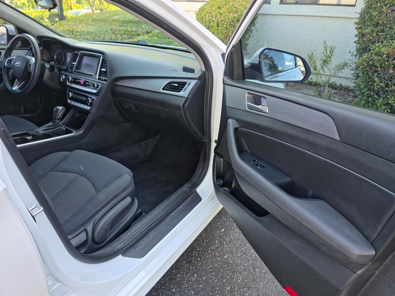 
								2018 Hyundai SONATA SEL ESTO7228 full									