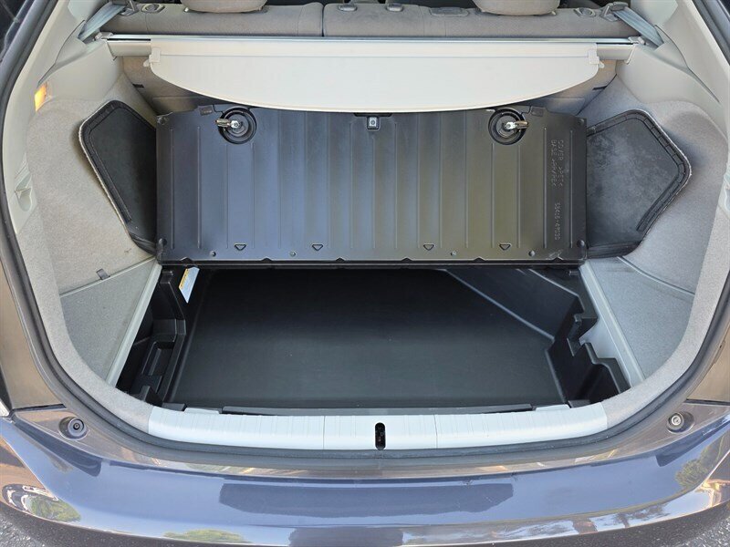
								2015 Toyota Prius Two ESTO4717 full									
