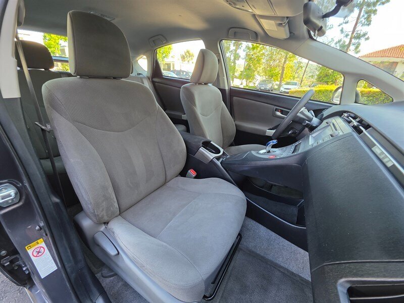 
								2015 Toyota Prius Two ESTO4717 full									