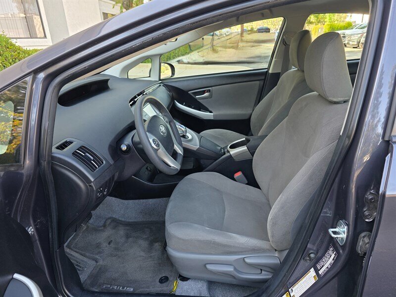 
								2015 Toyota Prius Two ESTO4717 full									