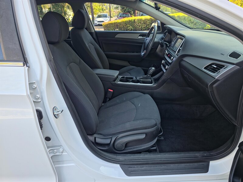 
								2018 Hyundai SONATA SEL ESTO7228 full									