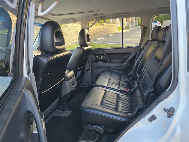 
								2003 Mitsubishi Montero Limited ESTO6743C full									