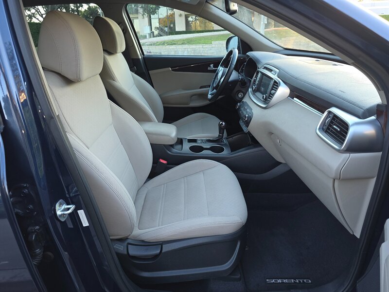 
								2017 Kia Sorento LX ESTO0434 full									