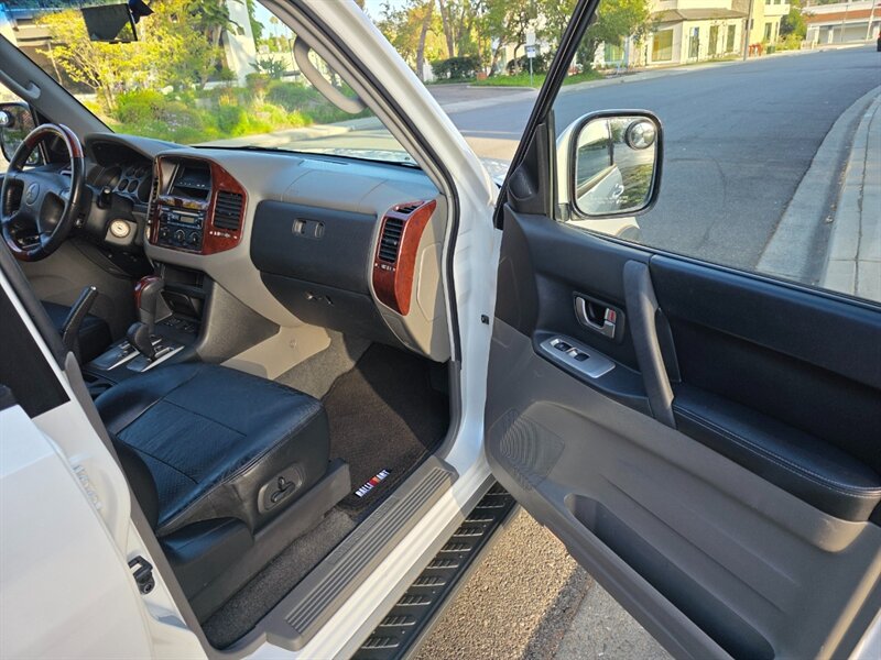 
								2003 Mitsubishi Montero Limited ESTO6743C full									
