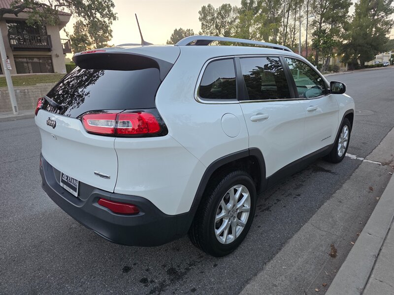 
								2016 Jeep Cherokee Latitude ESTO4320C full									