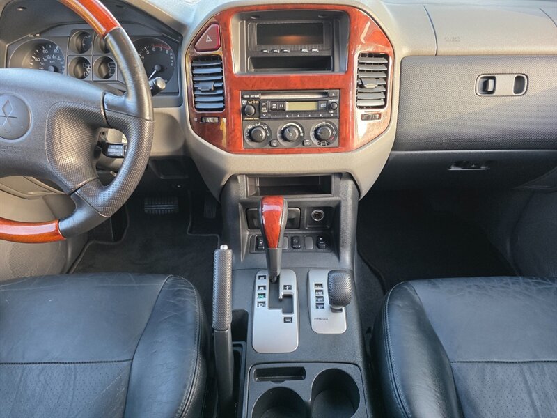 
								2003 Mitsubishi Montero Limited ESTO6743C full									