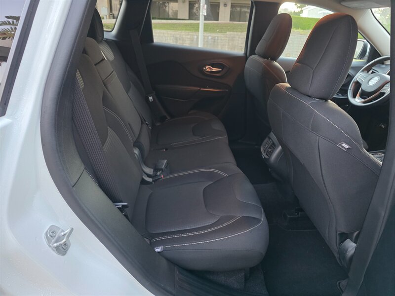 
								2016 Jeep Cherokee Latitude ESTO4320C full									