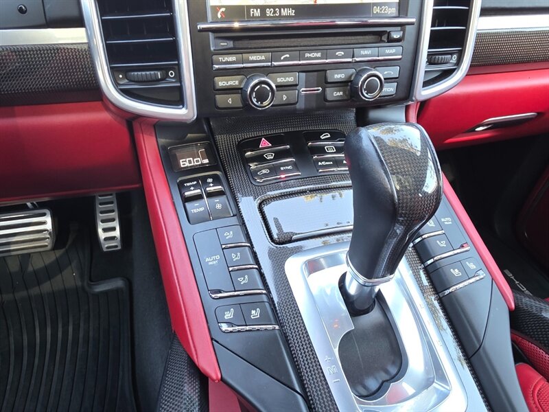 
								2016 Porsche Cayenne Turbo S ESTO5082C full									