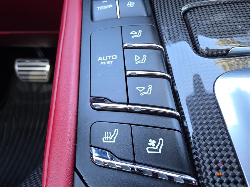 
								2016 Porsche Cayenne Turbo S ESTO5082C full									