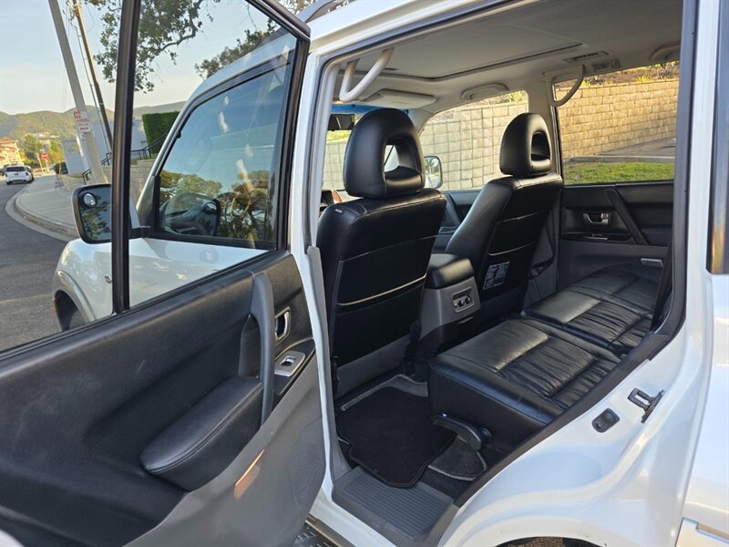 
								2003 Mitsubishi Montero Limited ESTO6743C full									