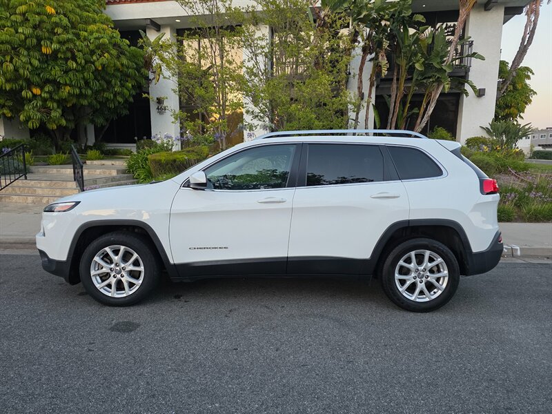 
								2016 Jeep Cherokee Latitude ESTO4320C full									