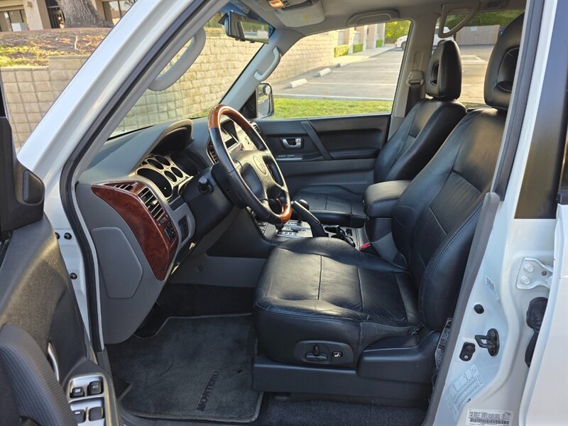 
								2003 Mitsubishi Montero Limited ESTO6743C full									