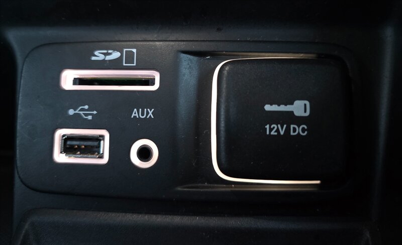 
								2016 Jeep Cherokee Latitude ESTO4320C full									