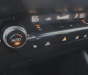 2020 Mazda Mazda3 Hatchback Preferred ESTO8002