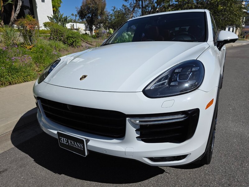 
								2016 Porsche Cayenne Turbo S ESTO5082C full									