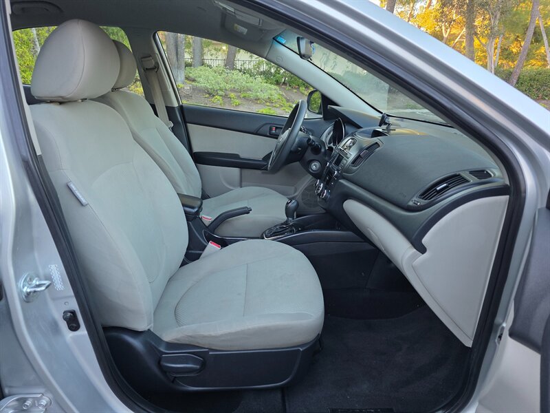 
								2011 Kia Forte EX ESTO9677 full									