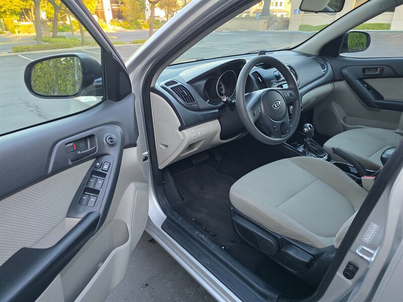
								2011 Kia Forte EX ESTO9677 full									