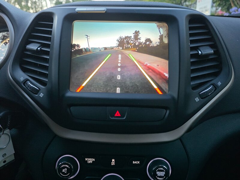 
								2016 Jeep Cherokee Latitude ESTO4320C full									