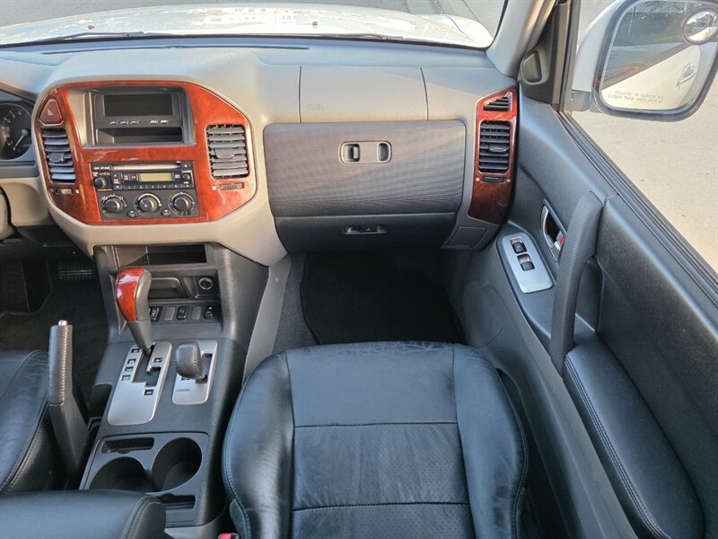 
								2003 Mitsubishi Montero Limited ESTO6743C full									