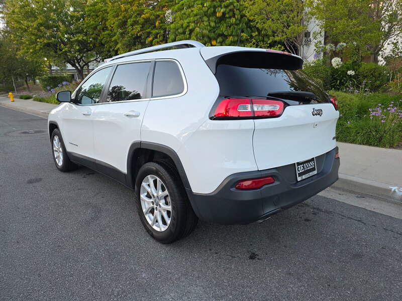 
								2016 Jeep Cherokee Latitude ESTO4320C full									
