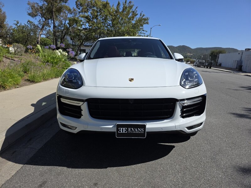
								2016 Porsche Cayenne Turbo S ESTO5082C full									