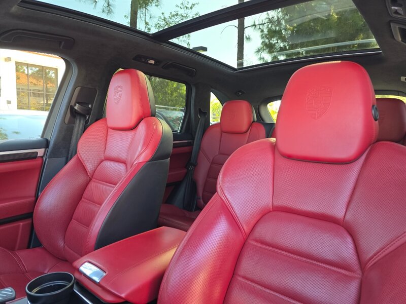 
								2016 Porsche Cayenne Turbo S ESTO5082C full									