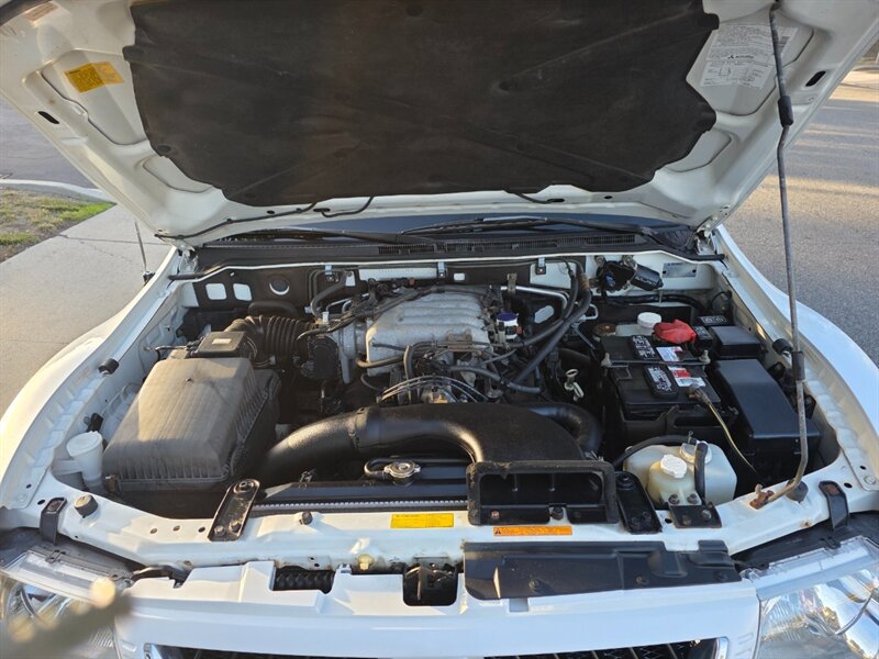 
								2003 Mitsubishi Montero Limited ESTO6743C full									