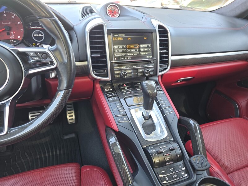 
								2016 Porsche Cayenne Turbo S ESTO5082C full									