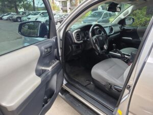 2019 Toyota Tacoma Access Cab SR5 Pickup 4D 6 ft ESTO8927C